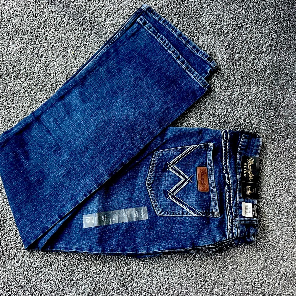 NWT Wrangler low rise jeans NWT!!